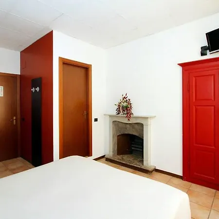 Albergo Maccagno Oda ve Kahvaltı *