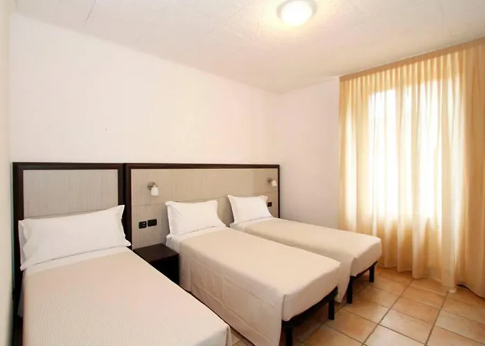 Albergo Maccagno Nocleg ze śniadaniem